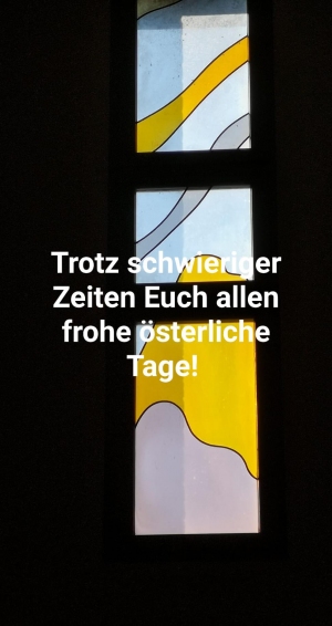 Foto: Gegen alle Dunkelheit wird sich das sterliche Licht durchsetzen. Motiv: Fenster der katholischen Kirche Dmitz/Elbe. MSP.